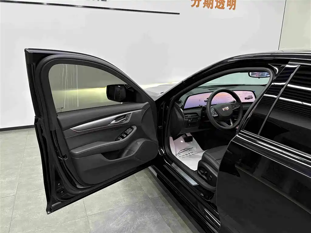 Cadillac CT5 — миниатюра 6