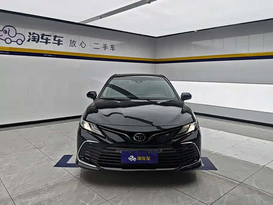 Toyota Camry — миниатюра 2