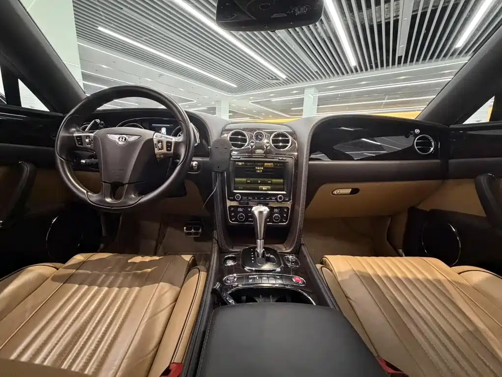 Bentley Flying Spur — миниатюра 3