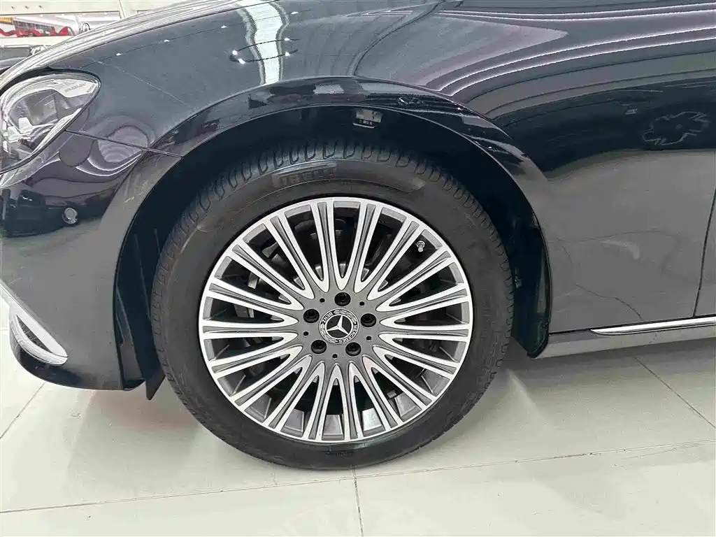 Mercedes-Benz E-Class — миниатюра 4