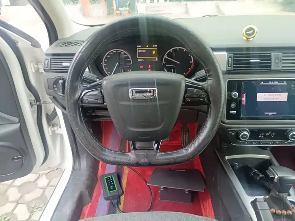 Qoros Qoros 3 — миниатюра 11