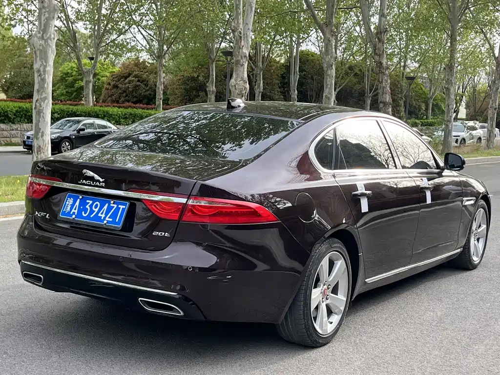 Jaguar XFL — миниатюра 7