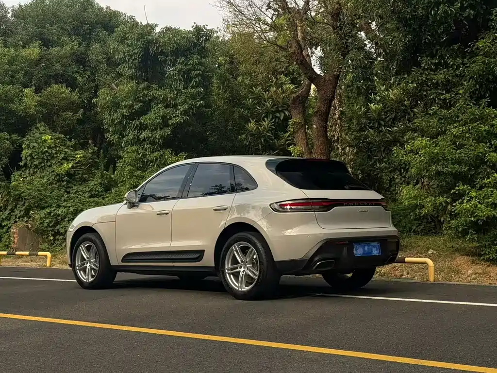 Porsche Macan — миниатюра 6
