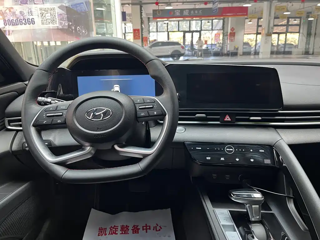Hyundai Elantra — миниатюра 7