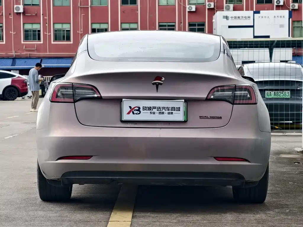 Tesla Model 3 — миниатюра 4