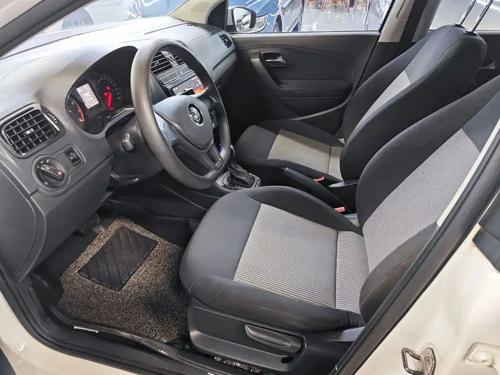 Volkswagen Polo — миниатюра 8