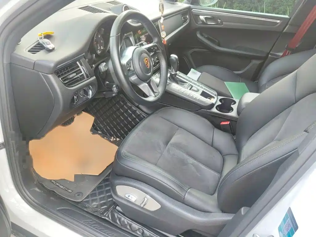 Porsche Macan — миниатюра 8