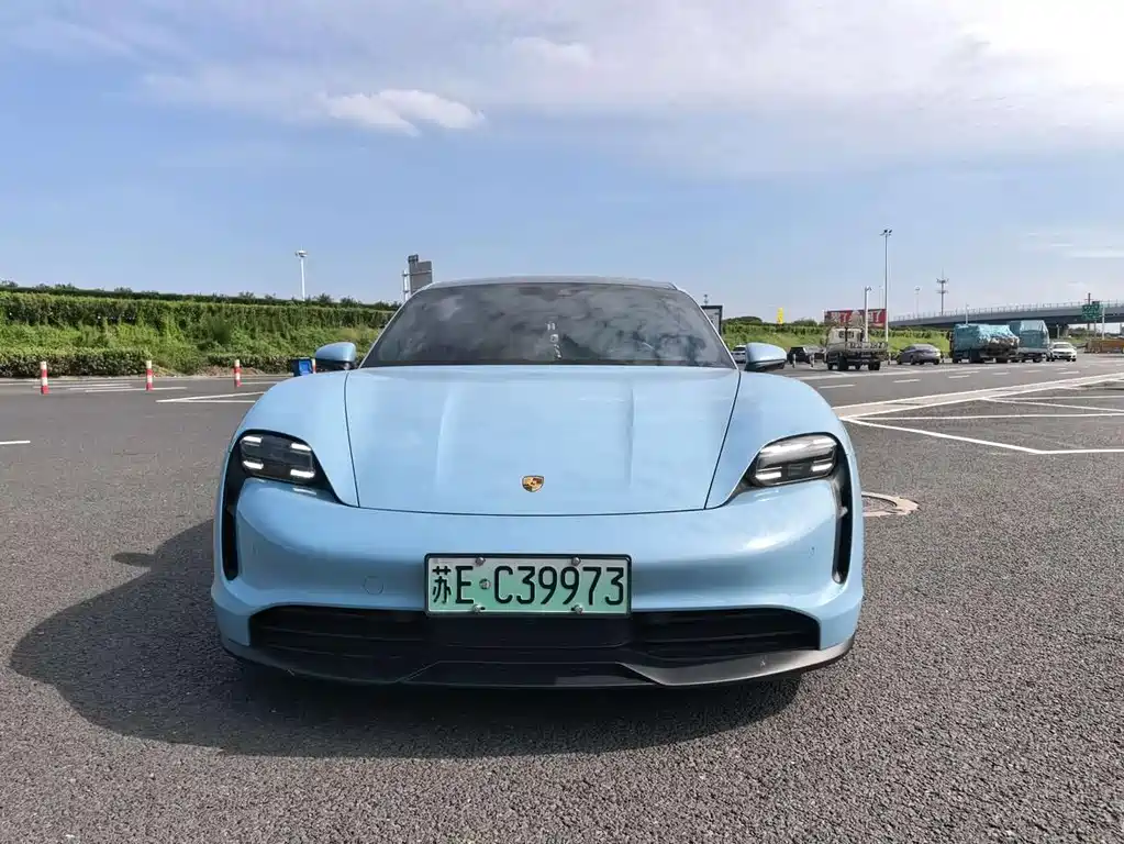 Porsche Taycan — миниатюра 2