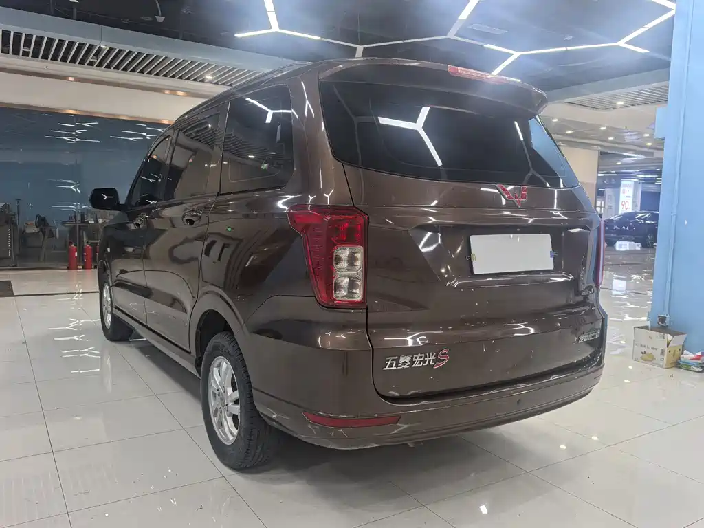 Wuling Hongguang — миниатюра 17