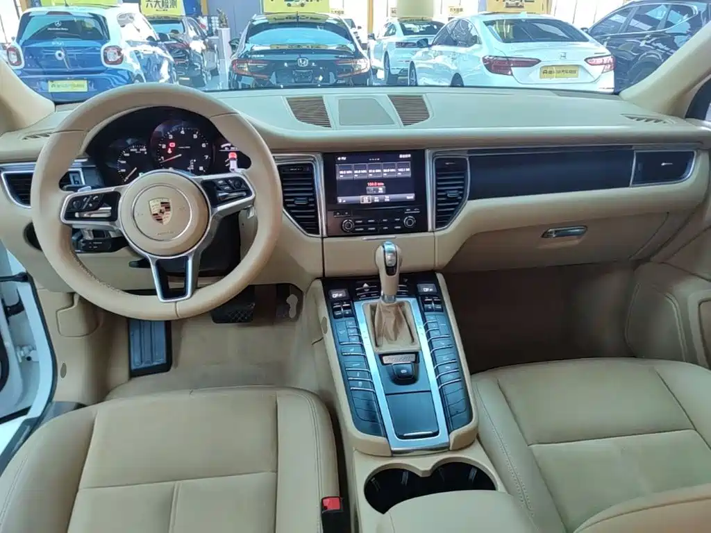 Porsche Macan — миниатюра 10