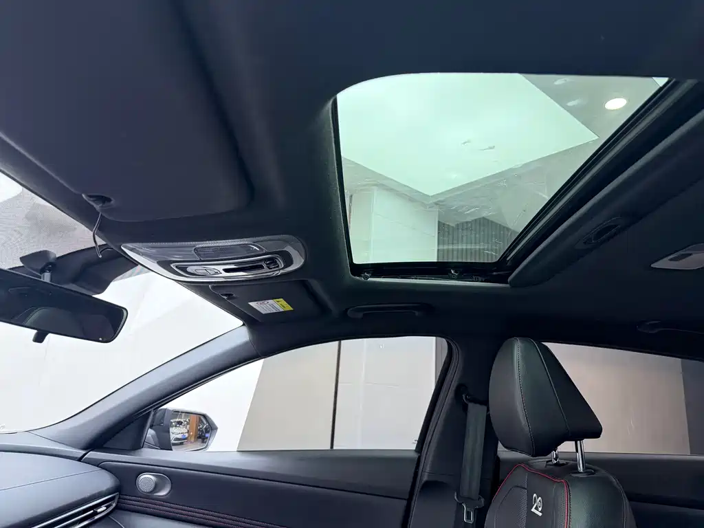 Hyundai Elantra — миниатюра 15