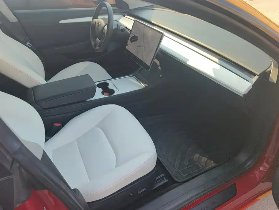 Tesla Model 3 — миниатюра 8