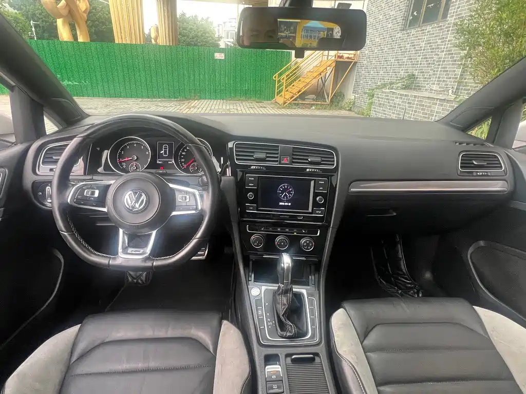 Volkswagen Golf — миниатюра 18