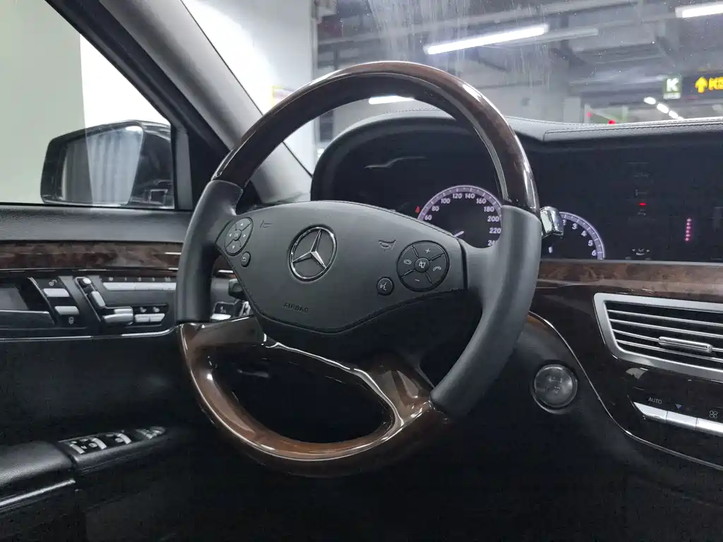Mercedes-Benz S-Class — миниатюра 9