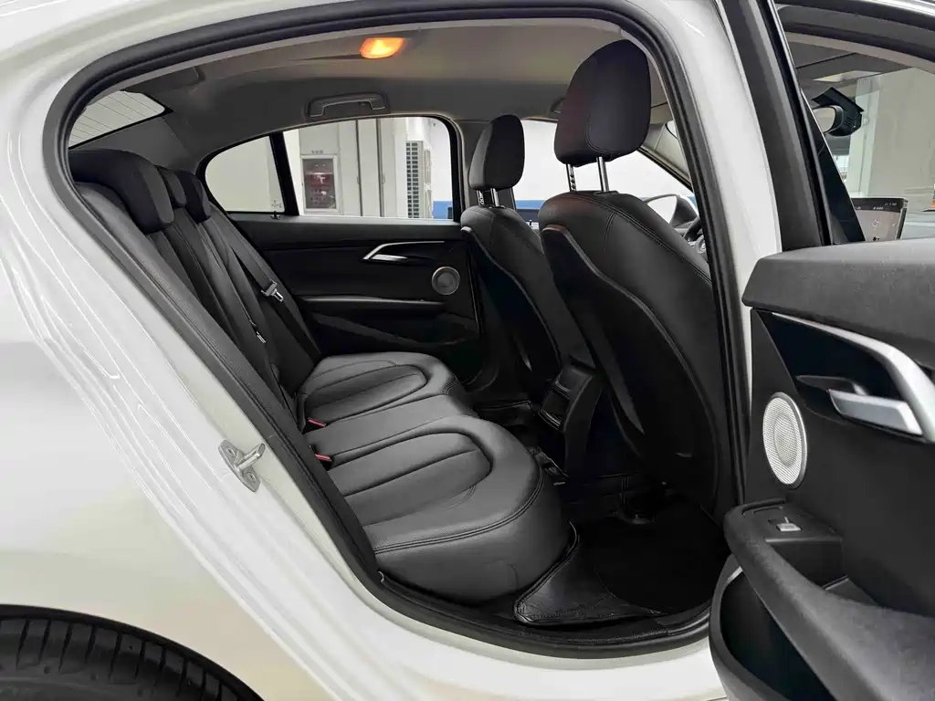 BMW 1 Series — миниатюра 22