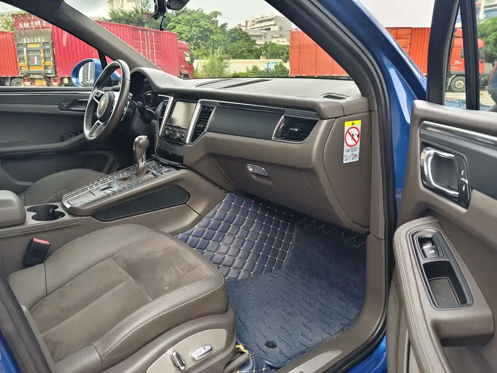 Porsche Macan — миниатюра 9