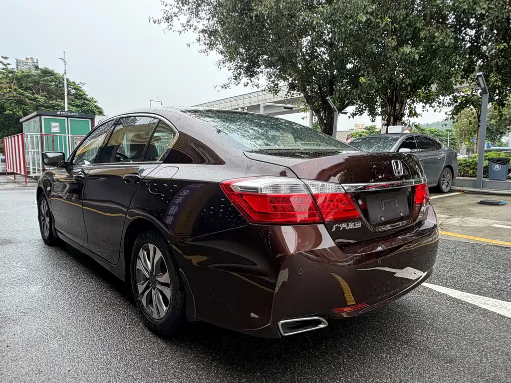 Honda Accord — миниатюра 7