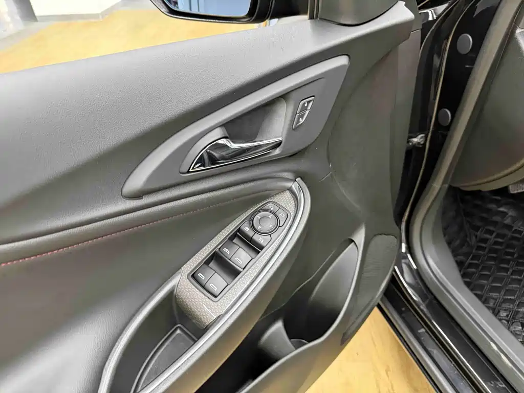 Chevrolet Malibu XL — миниатюра 7