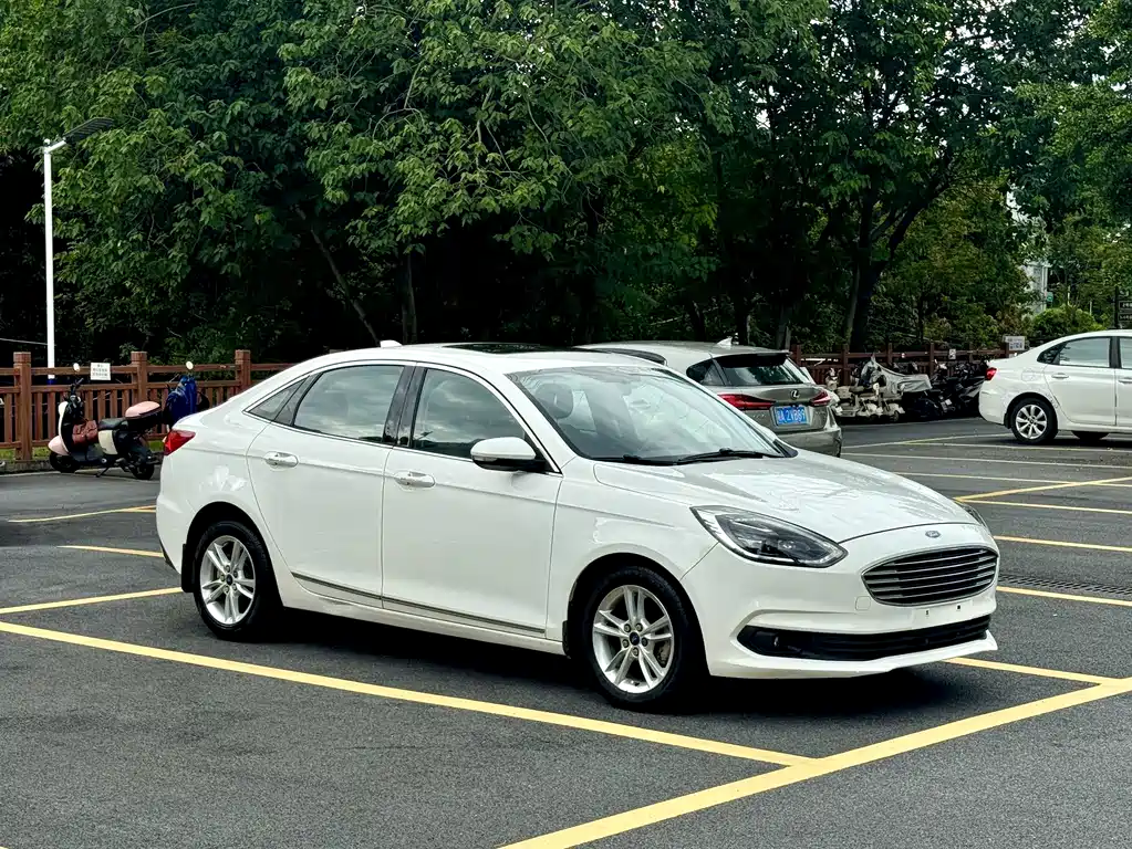 Ford Escort — миниатюра 4