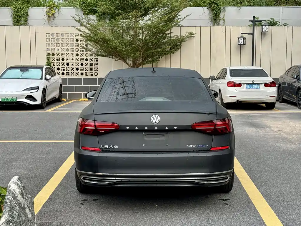 Volkswagen Passat PHEV — миниатюра 7