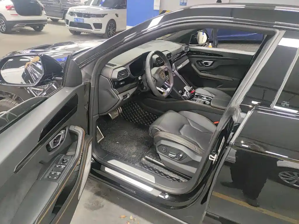 Lamborghini Urus — миниатюра 2