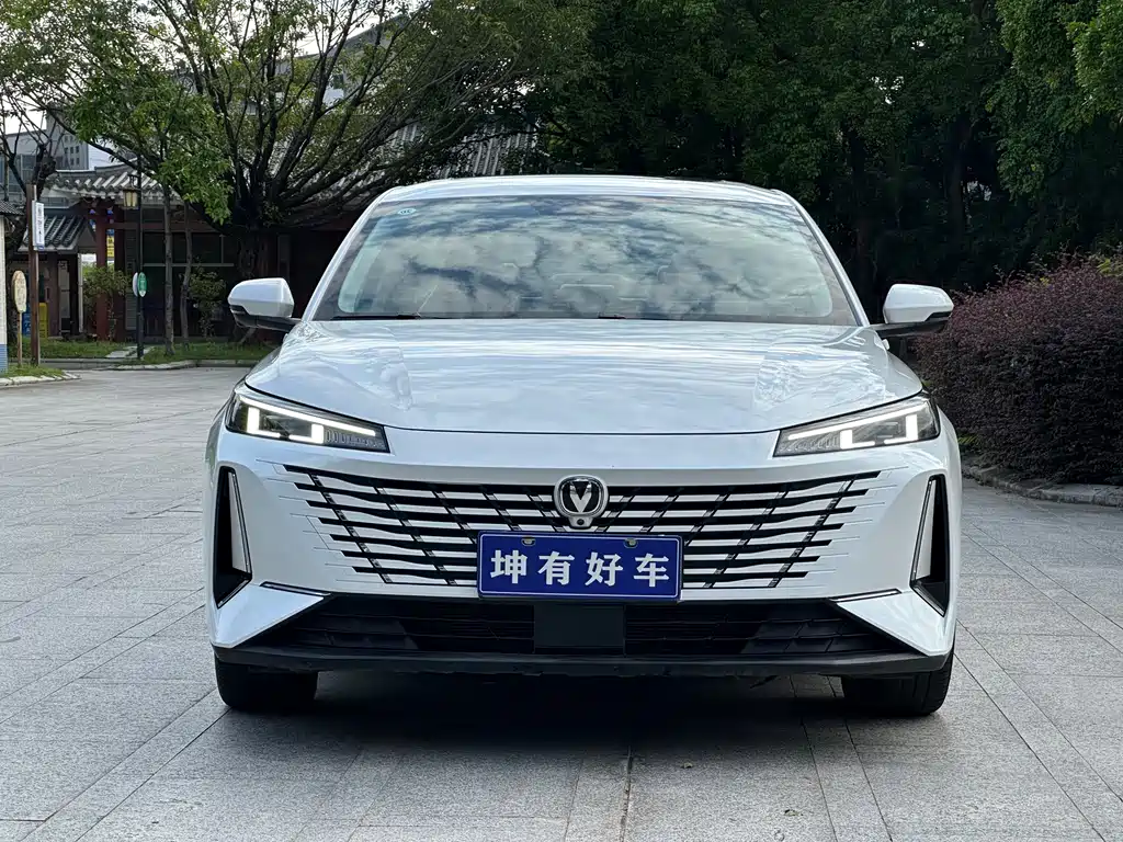Changan Eado — миниатюра 2