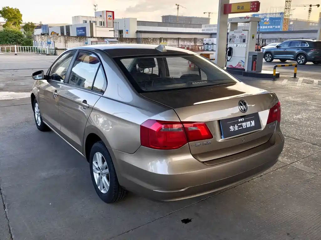 Volkswagen Jetta — миниатюра 7