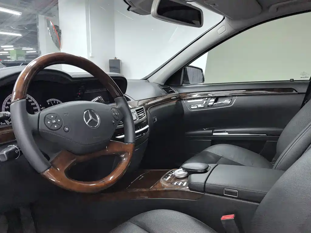 Mercedes-Benz S-Class — миниатюра 11