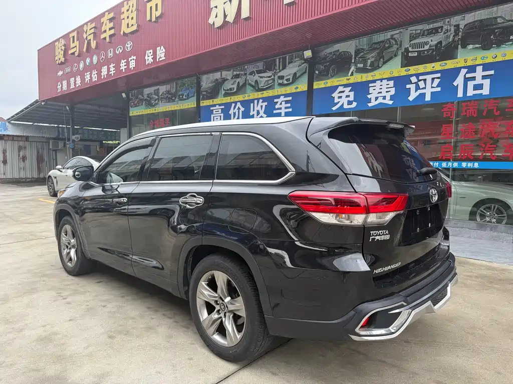 Toyota Highlander 2018 2.0T Luxury 7 мест V