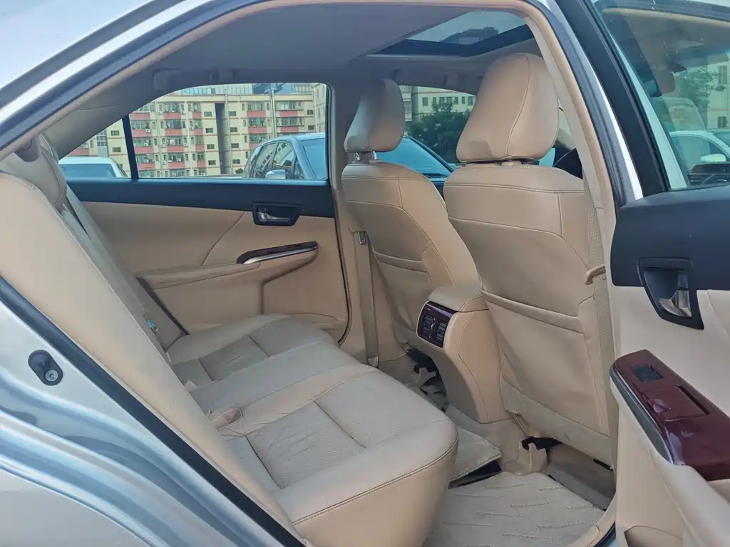 Toyota Camry — миниатюра 7