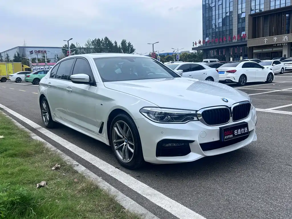 BMW 5 Series — миниатюра 3