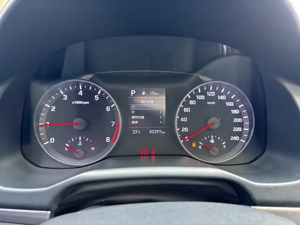 Hyundai Elantra — миниатюра 10