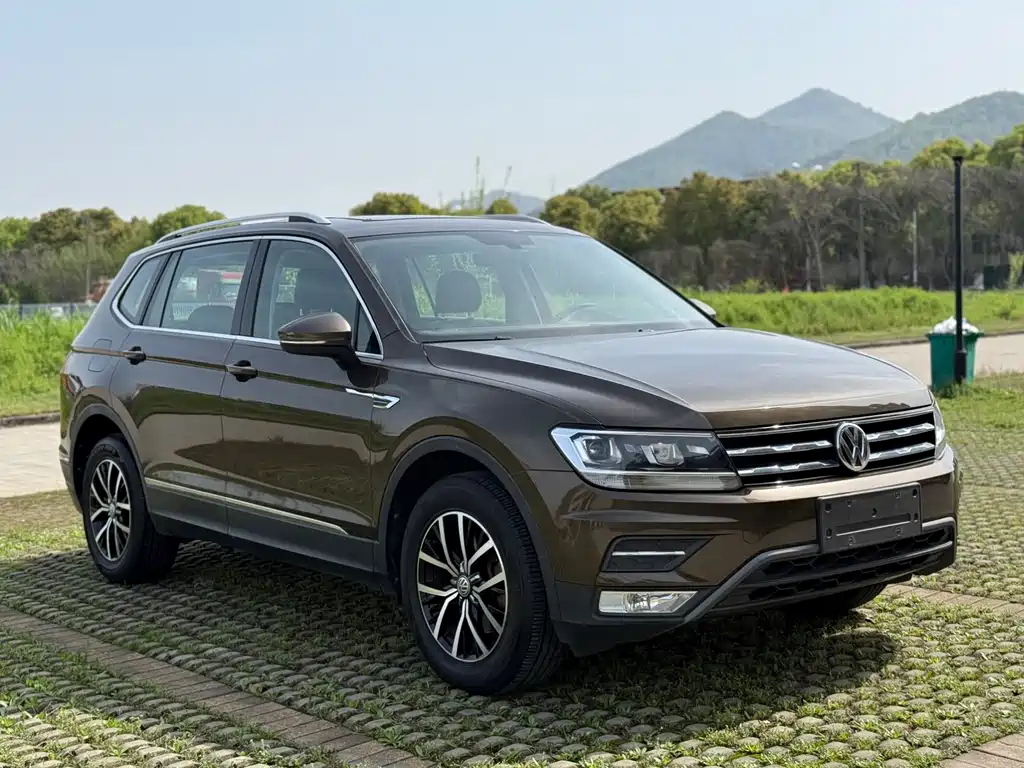 Volkswagen Tiguan L - фото 3