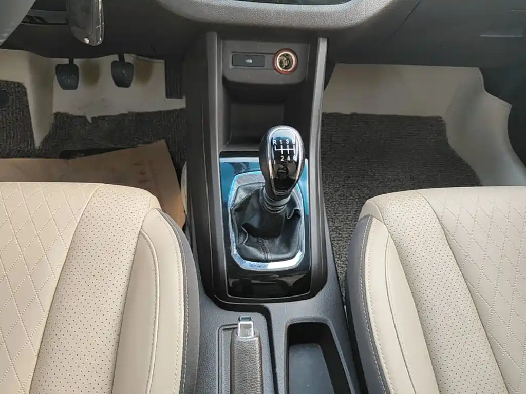 Baojun 310W — миниатюра 14