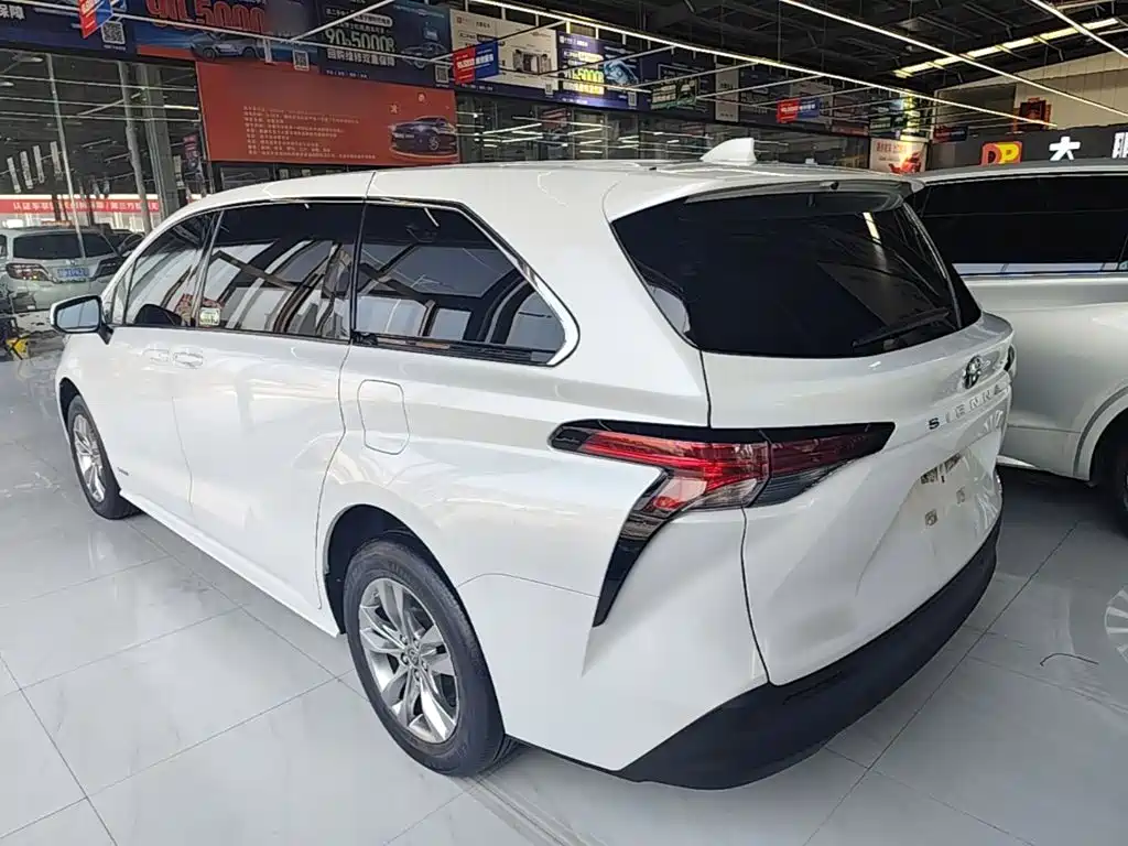 Toyota Sienna 2023 2.5L Comfort