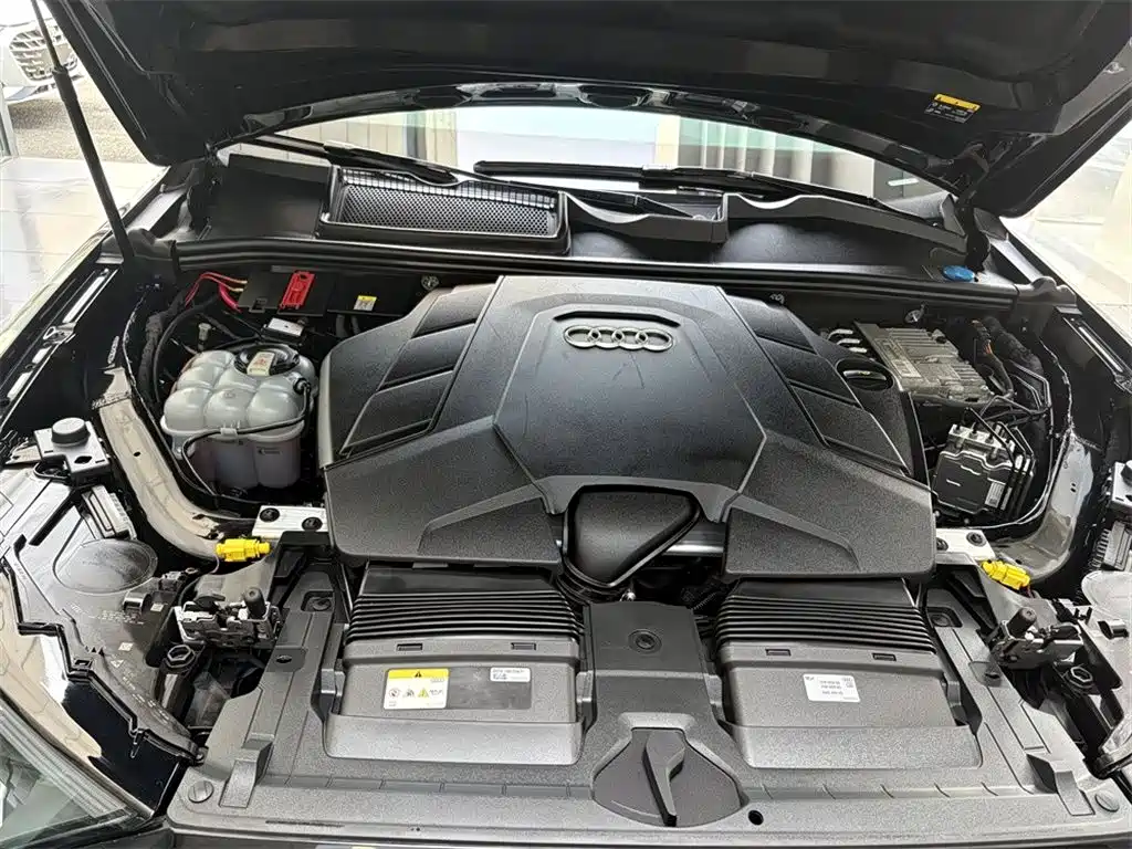 Audi Q7 2023 55 TFSI quattro S line Sport
