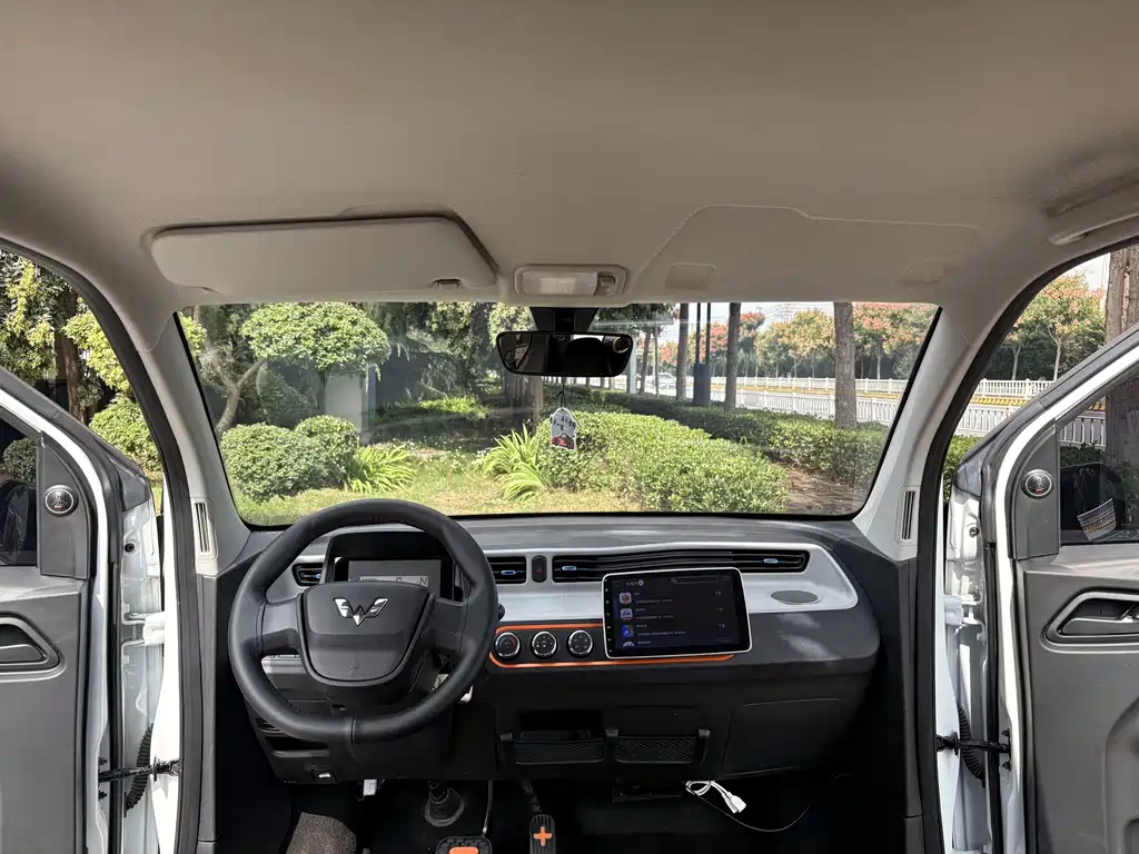 Wuling MINIEV — миниатюра 11