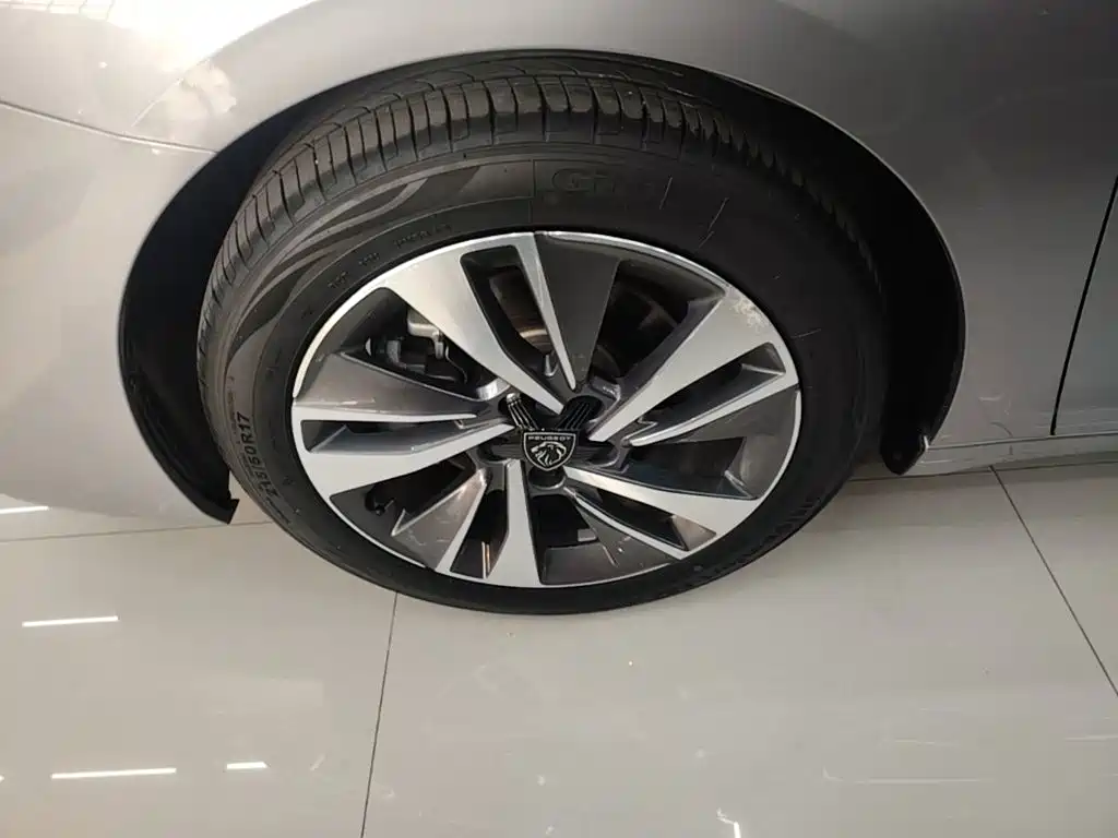 Peugeot 408 — миниатюра 23