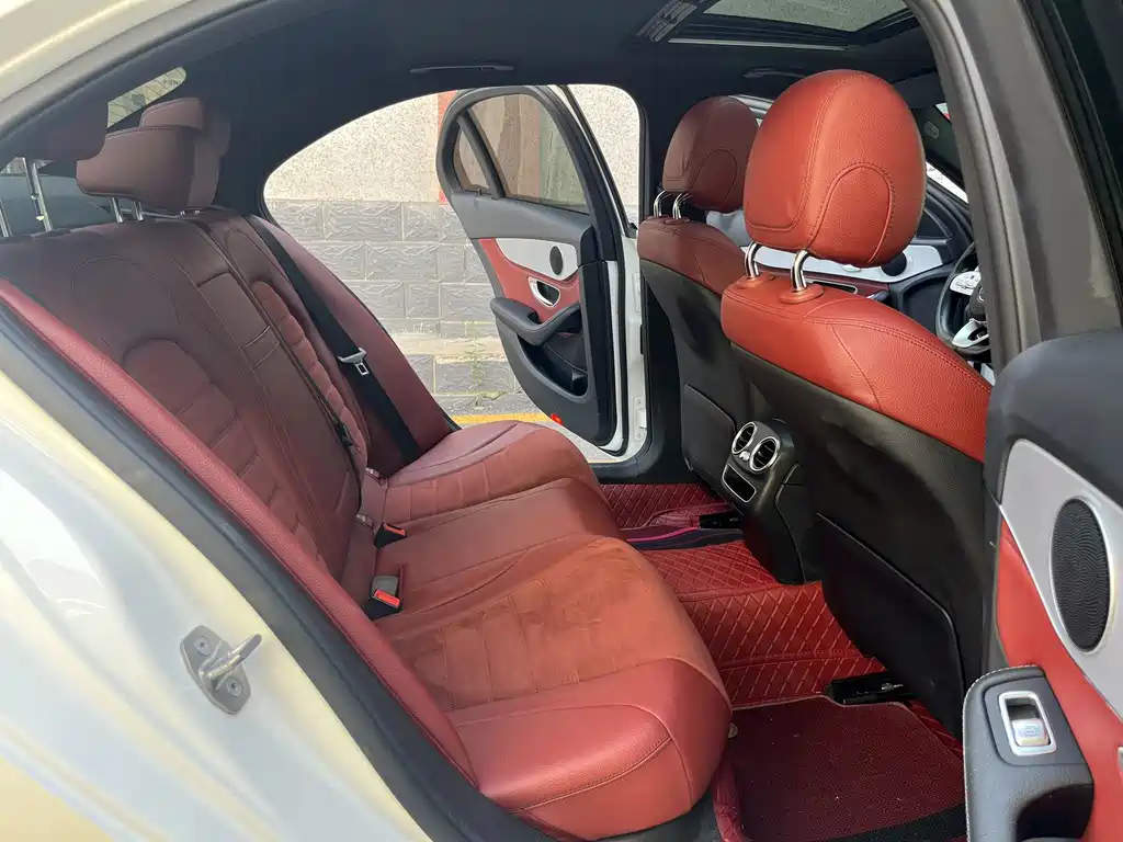 Mercedes-Benz C-Class — миниатюра 10