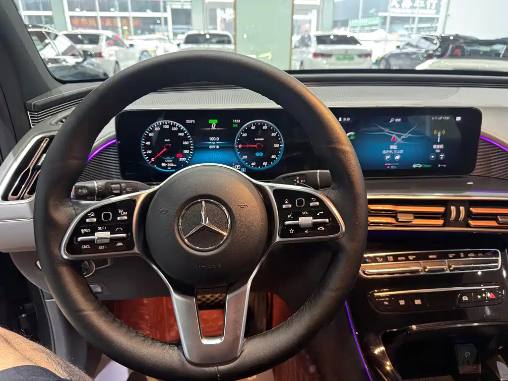 Mercedes-Benz EQC — миниатюра 7