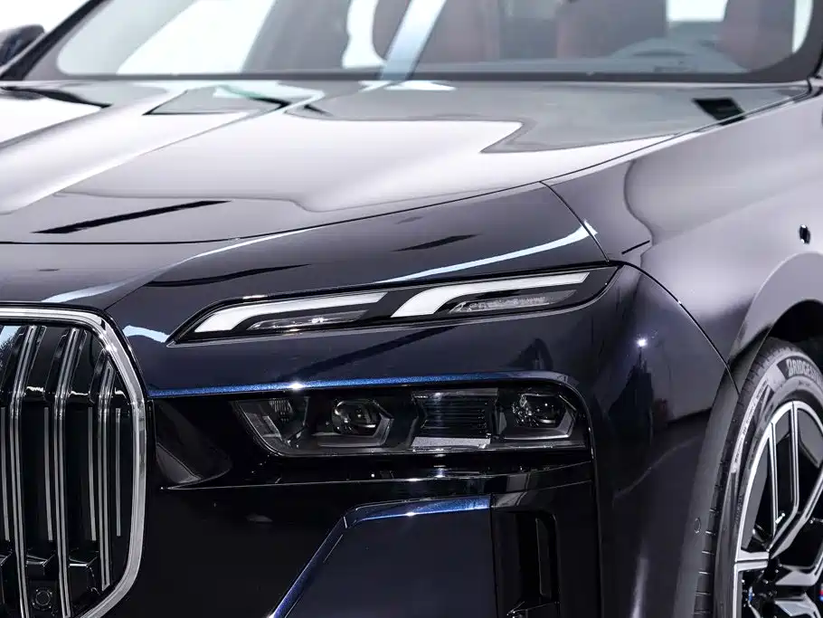 BMW 7 Series — миниатюра 10