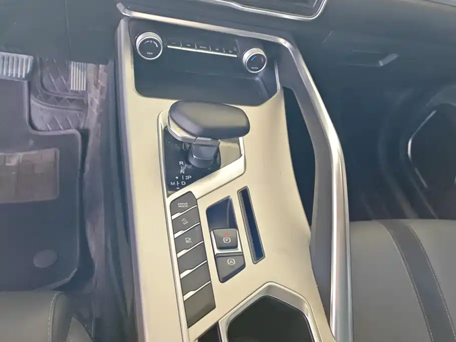 Geely Binyue — миниатюра 16