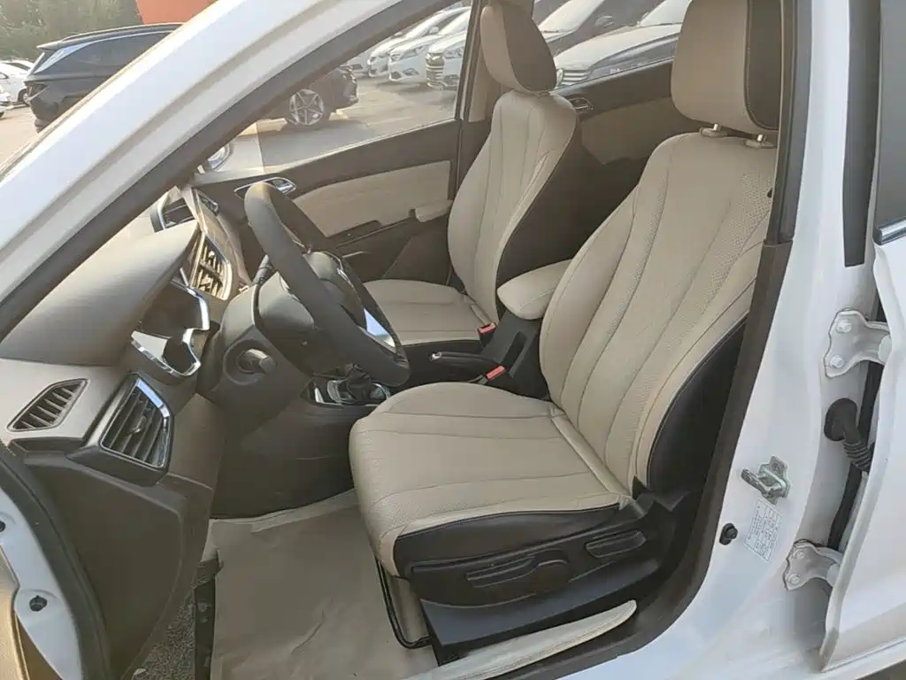 Baojun 310W — миниатюра 15