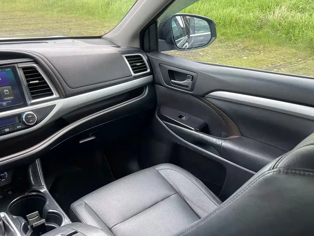 Toyota Highlander — миниатюра 21