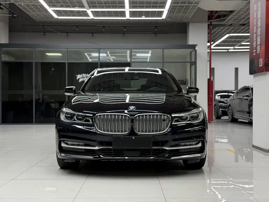 BMW 7 Series — миниатюра 2