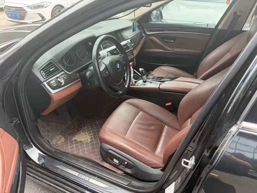 BMW 5 Series — миниатюра 5