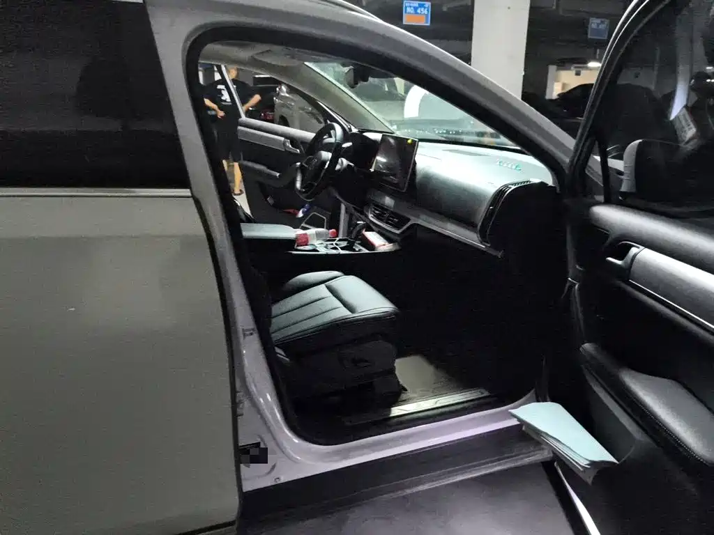 BYD Tang — миниатюра 18