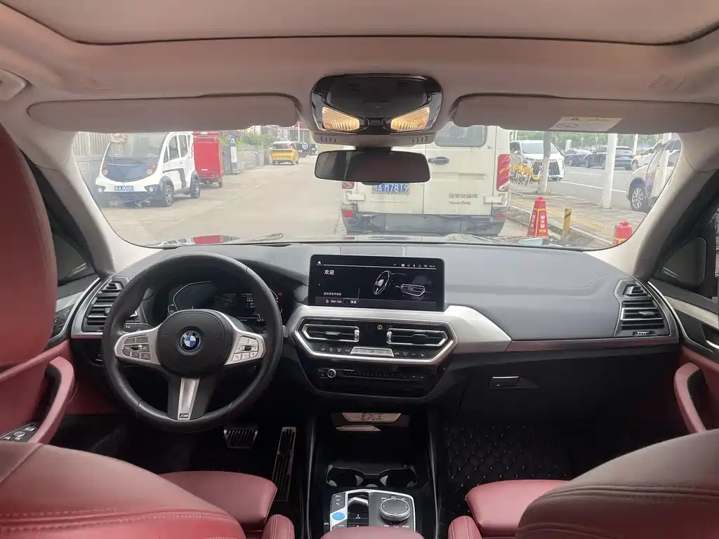 BMW iX3