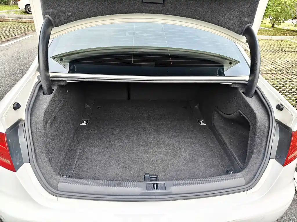 Audi A4L — миниатюра 10