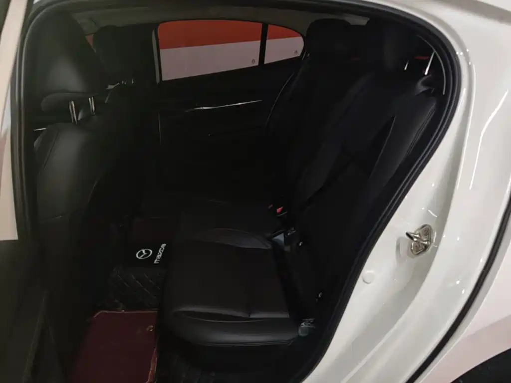 Mazda 3 Axela — миниатюра 17